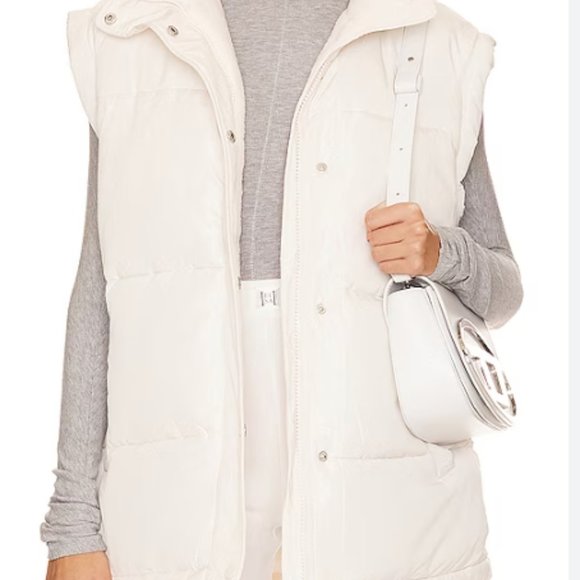 SALE!!! Brand new with tags The Upside Chalet Oslo Puffer Gilet vest - Picture 3 of 12